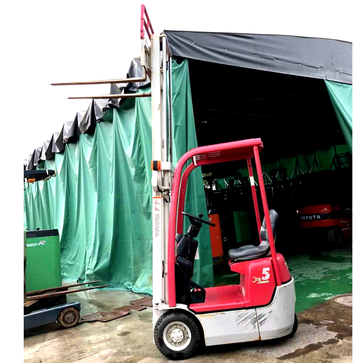 二手豐田電動叉車 3FBK5 可以進電梯的迷你型叉車三支點