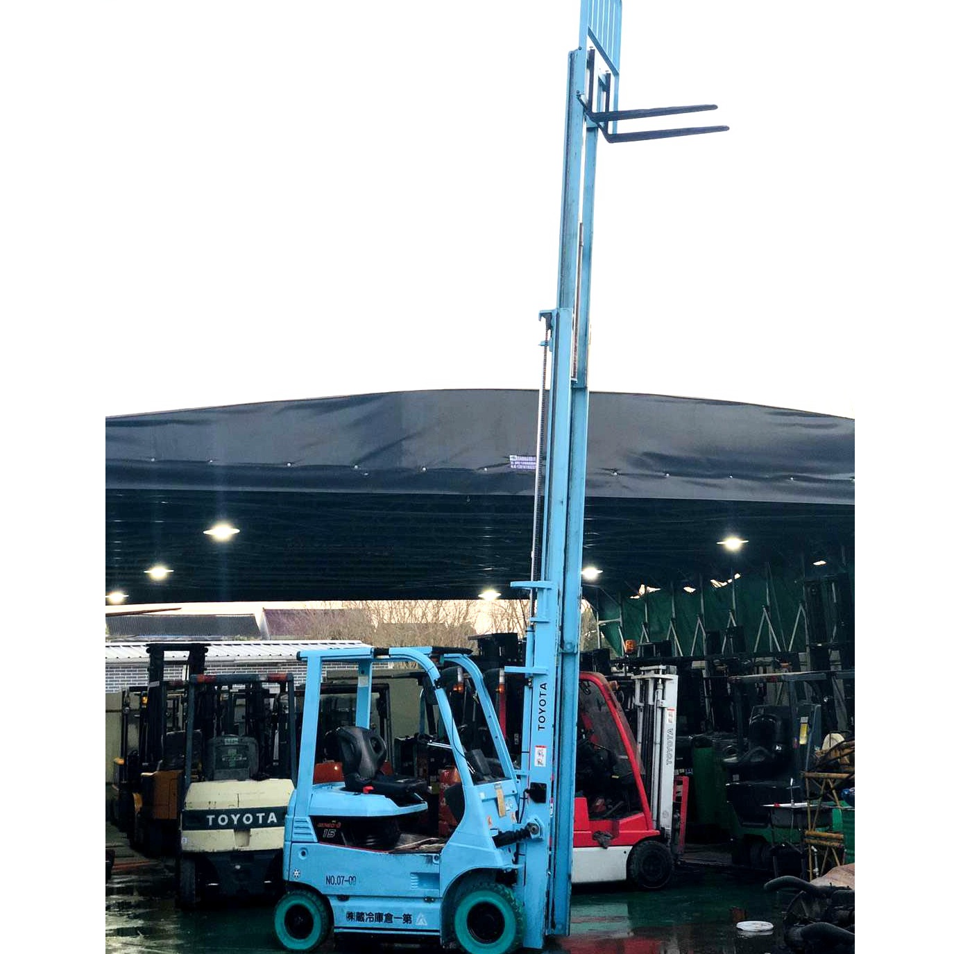 二手進(jìn)口電動(dòng)叉車1.5噸豐田高位叉車6米門(mén)架