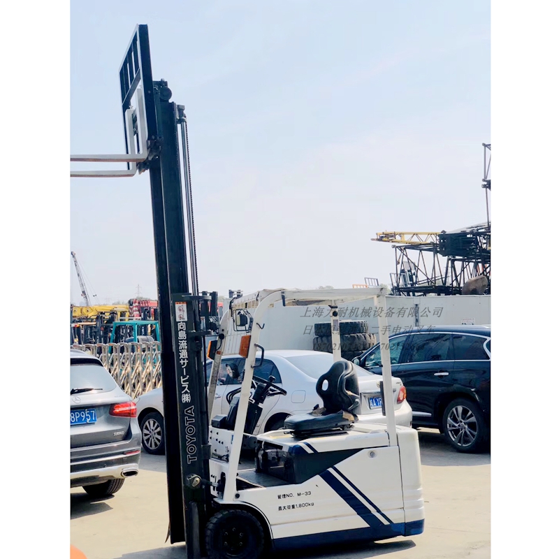 二手原裝進(jìn)口三支點(diǎn)式豐田1.8噸電動(dòng)叉車帶側(cè)移升高3米不帶鏟角