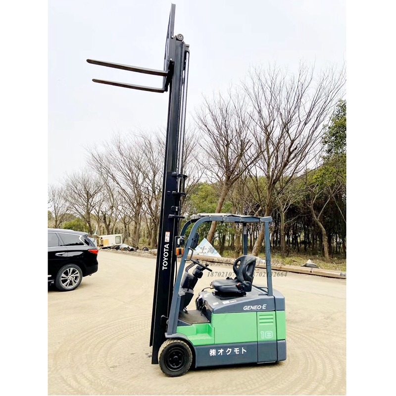 二手原裝進(jìn)口三支點(diǎn)式豐田1.8噸電動(dòng)叉車升高4米